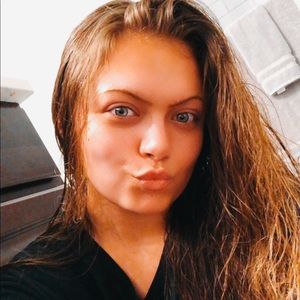 Meet your Posher, Brianna